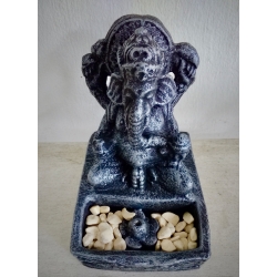 Ganesh brucia incensi